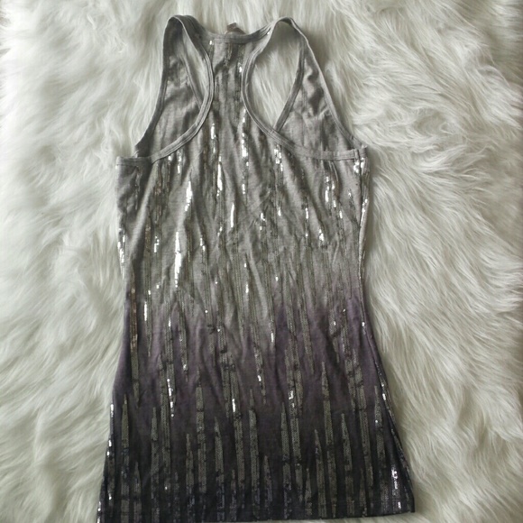 Red 23 - Picture 2 of 3